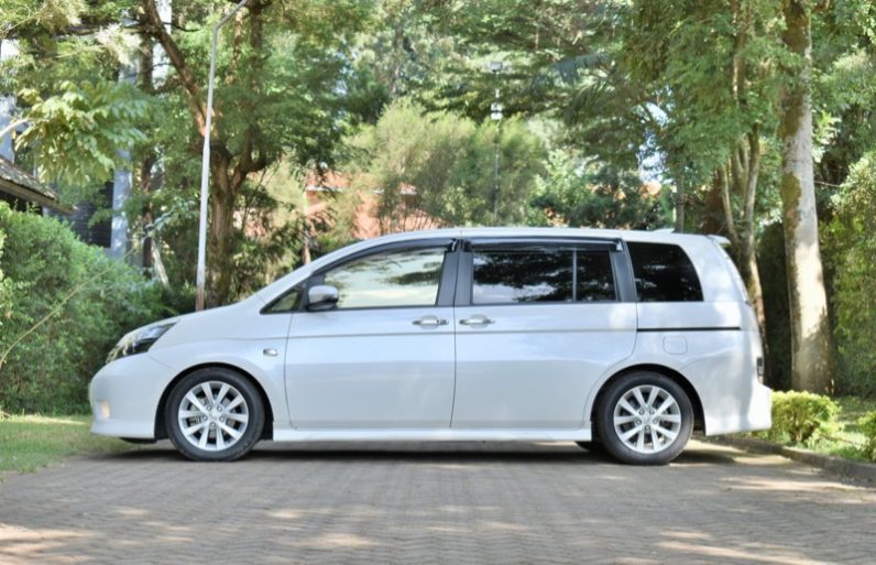 Toyota ISis