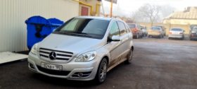 Mercedes-Benz B 180