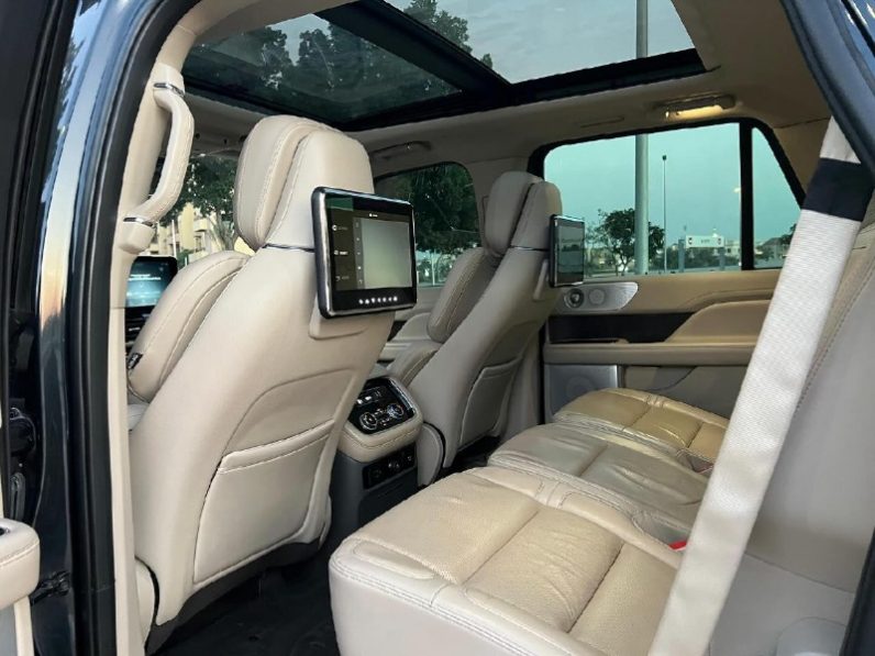 Lincoln Navigator