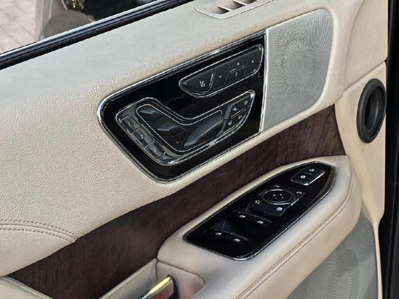 Lincoln Navigator