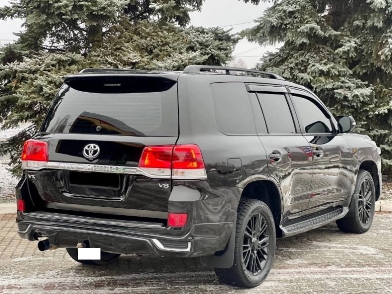 Toyota Land Cruiser