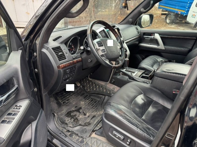 Toyota Land Cruiser