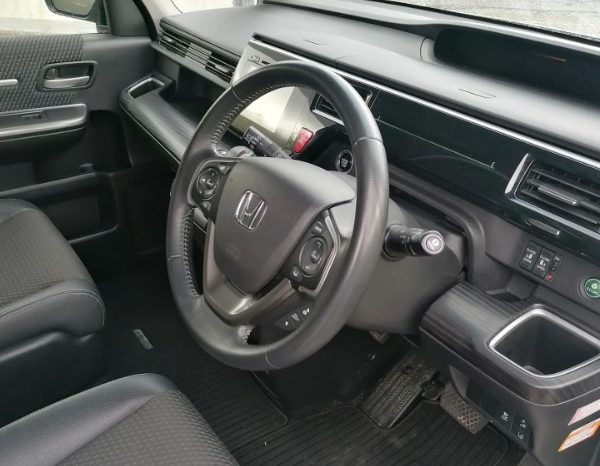 
								Honda Stepwgn полный									