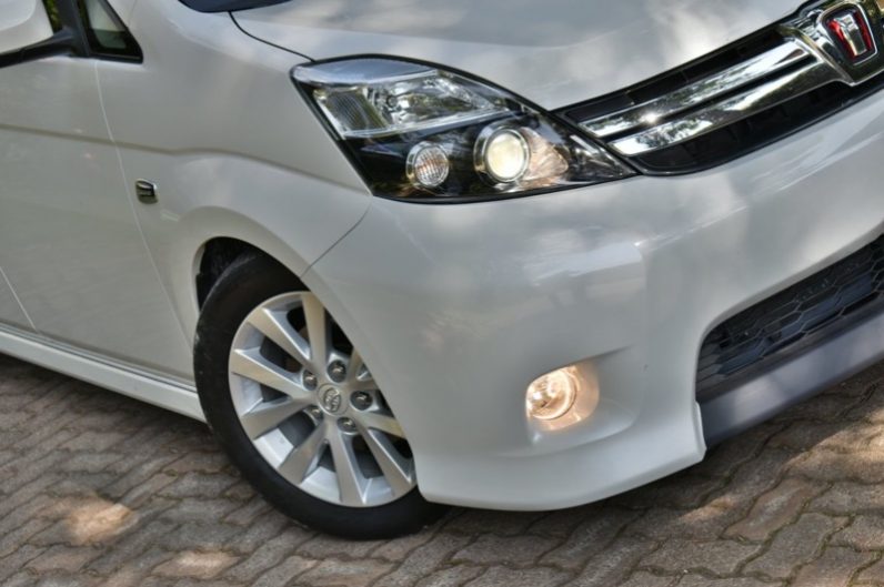 Toyota ISis