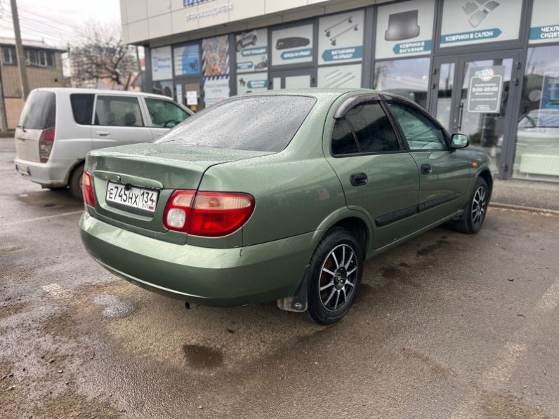 Nissan Almera