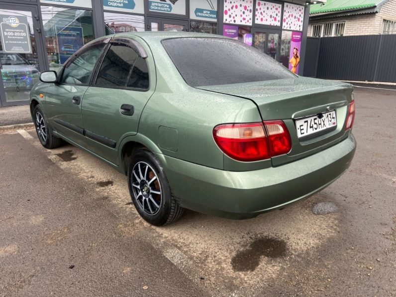 Nissan Almera