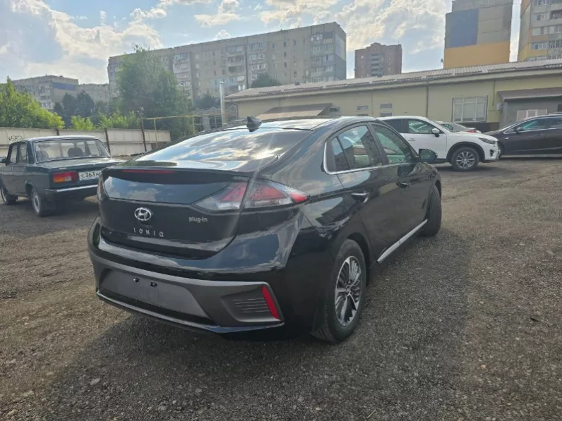 Hyundai IONIQ
