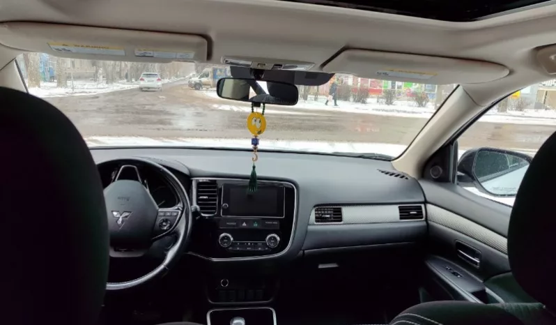
								Mitsubishi Outlander полный									