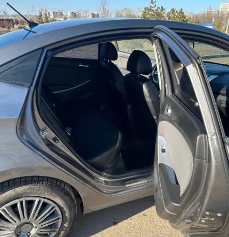 
								Hyundai Solaris полный									