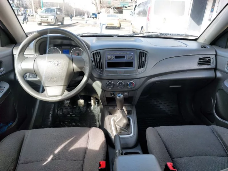 CHERY E5