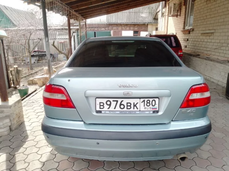 VOLVO C40