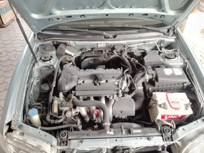 VOLVO C40
