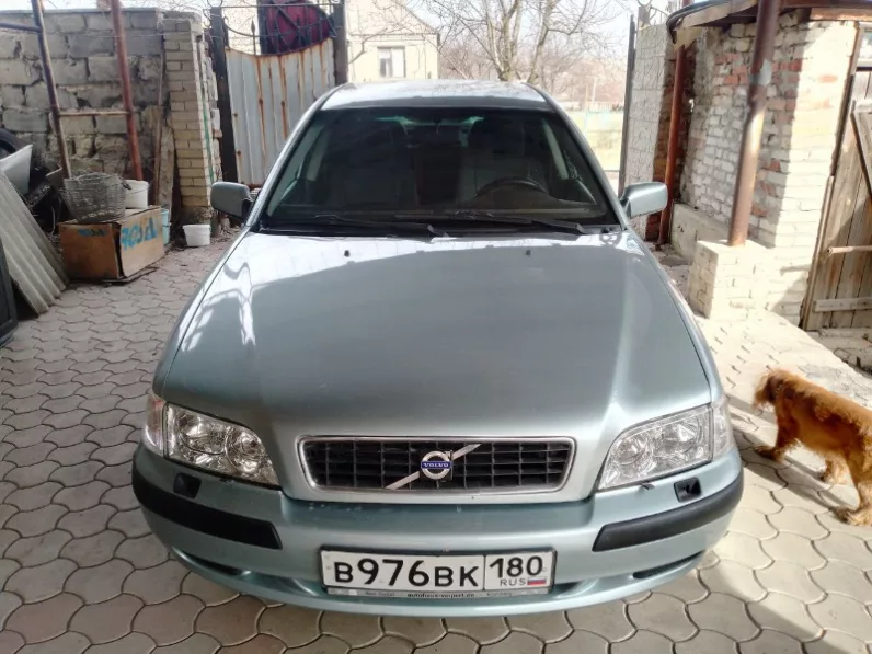 VOLVO C40