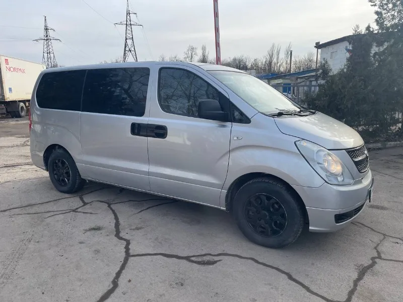 Hyundai Grand Starex