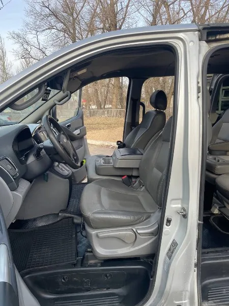 Hyundai Grand Starex