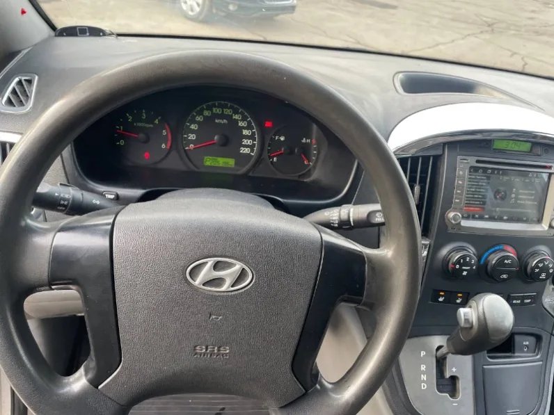 Hyundai Grand Starex