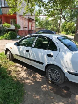 Nissan Almera