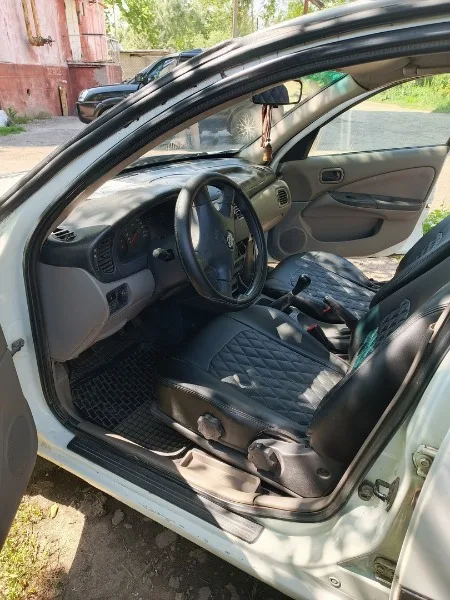Nissan Almera