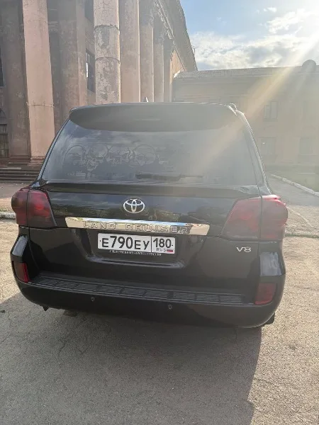 Toyota Land Cruiser