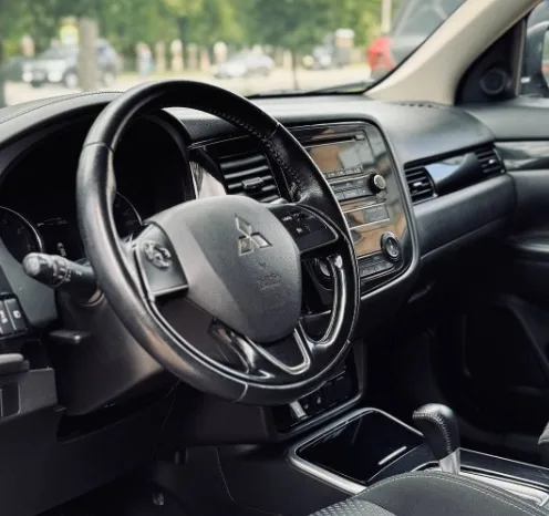 
								Mitsubishi Outlander полный									