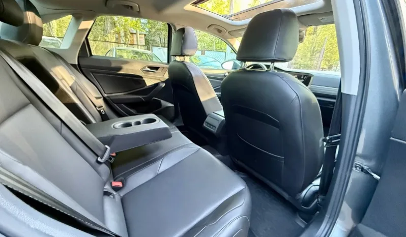 
								Volkswagen Jetta полный									