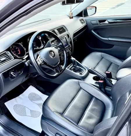 
								Volkswagen Jetta полный									