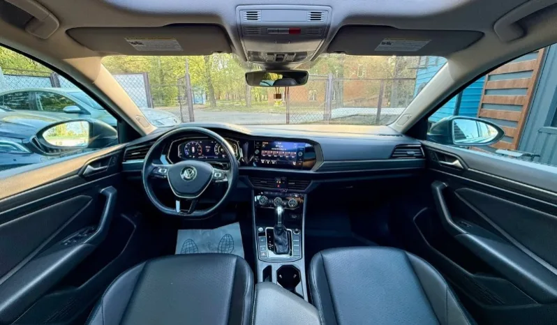 
								Volkswagen Jetta полный									
