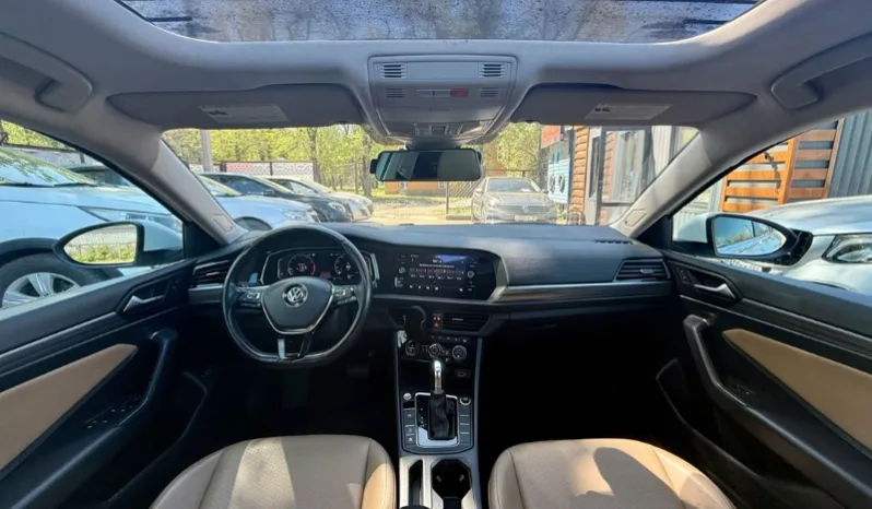 
								Volkswagen Jetta полный									