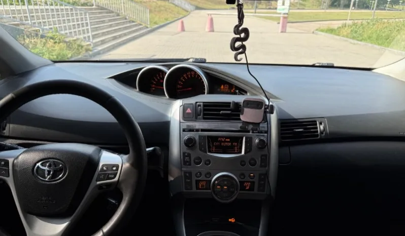 
								Toyota Verso полный									