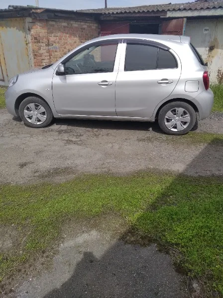 Nissan March