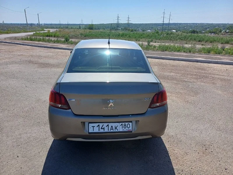 Peugeot 301